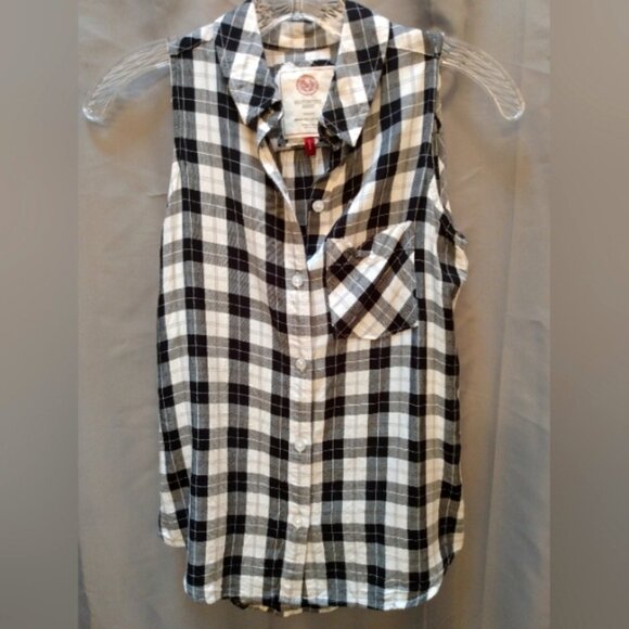 Sonoma Short Sleeve Off-White/Gray Striped Cotton Tee with Rolled Sleeve Option - Picture 17 of 17